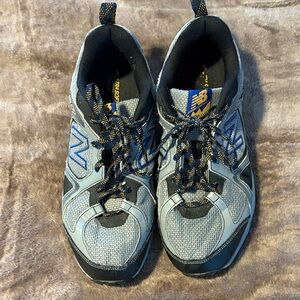 New Balance Men’s size 10.5 481v3 shoes Grey in Excellent Condition!